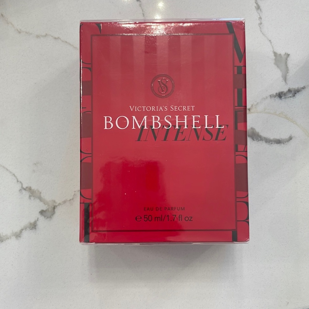 Victoria’s Secret bombshell intense 1.7 OZ